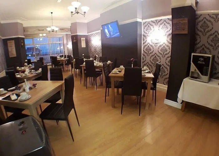 Queens Plaza Hotel Blackpool