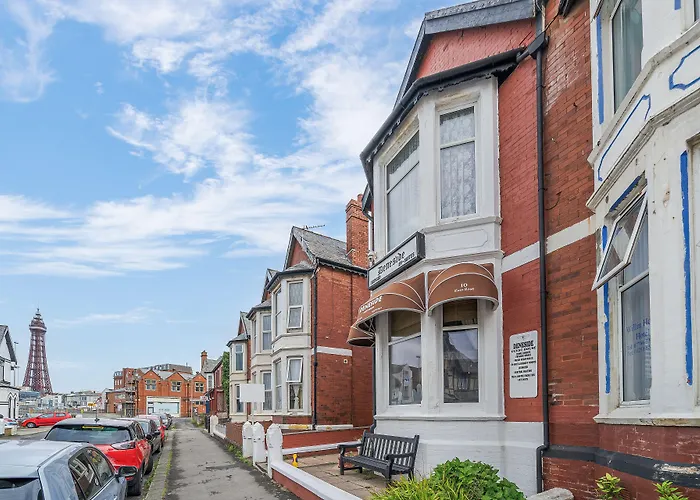 Deneside Guest House Blackpool